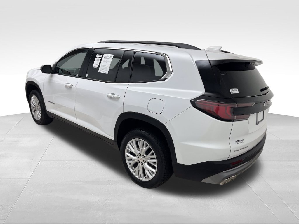 Used 2026 GMC Acadia Elevation w/ Elevation Premium Package FWD image 3