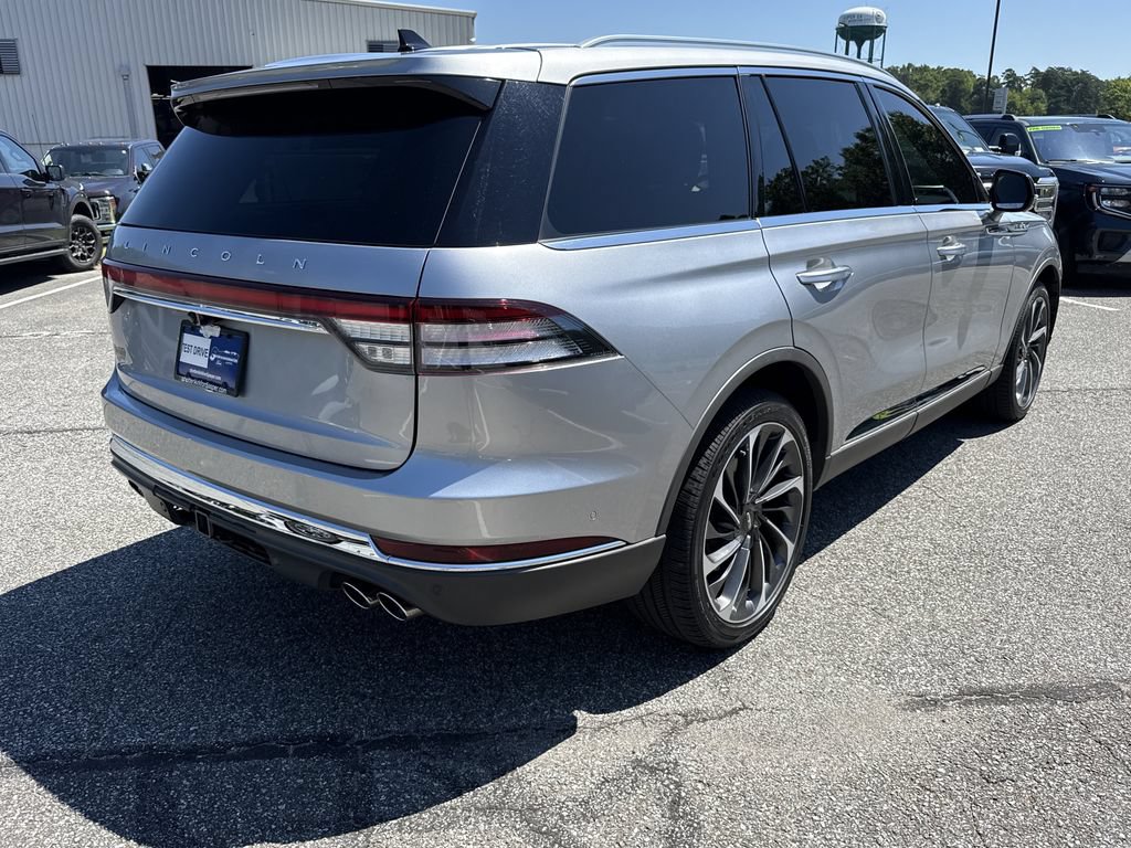 Used 2022 Lincoln Aviator Reserve w/ Equipment Group 201A AWD/4WD image 7