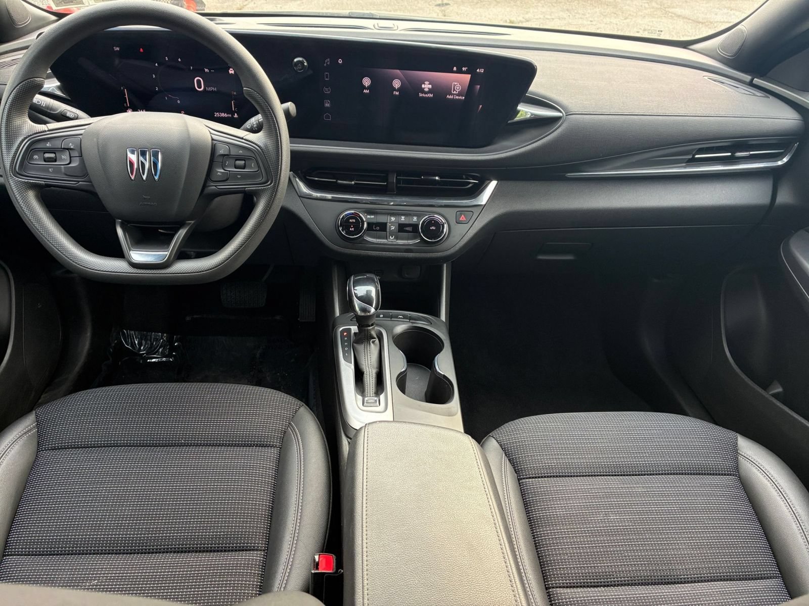 Used 2025 Buick Envista Preferred FWD image 23