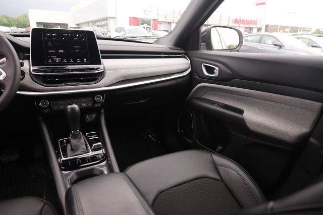 Used 2025 Jeep Compass Latitude w/ Sun & Sound Group AWD/4WD image 26