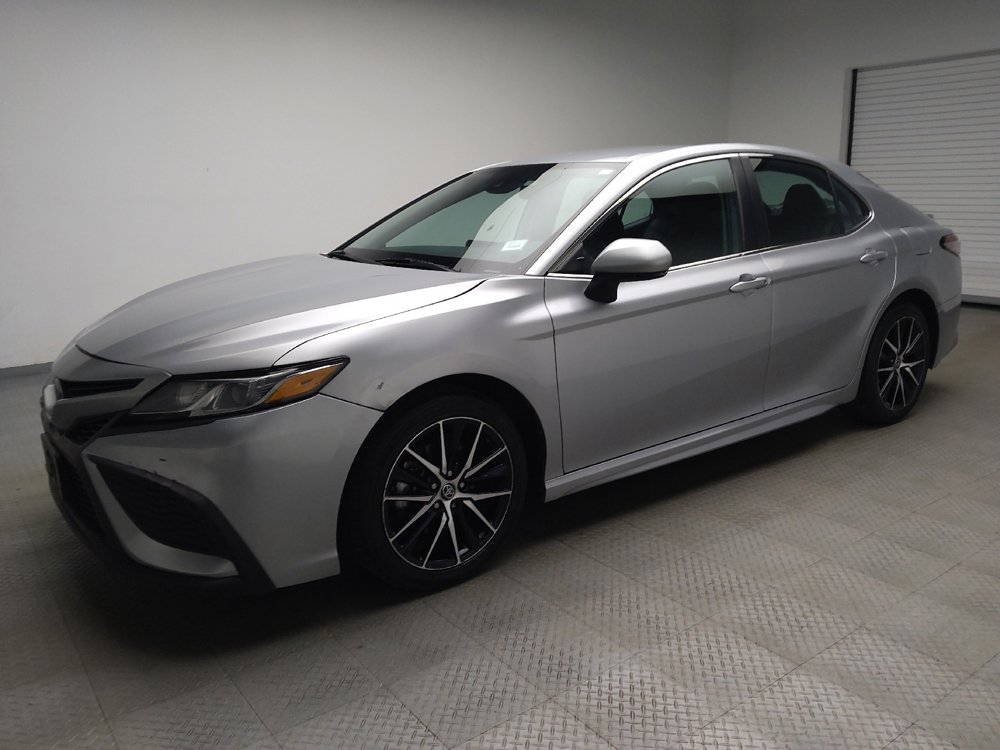 Used 2023 Toyota Camry SE FWD image 2