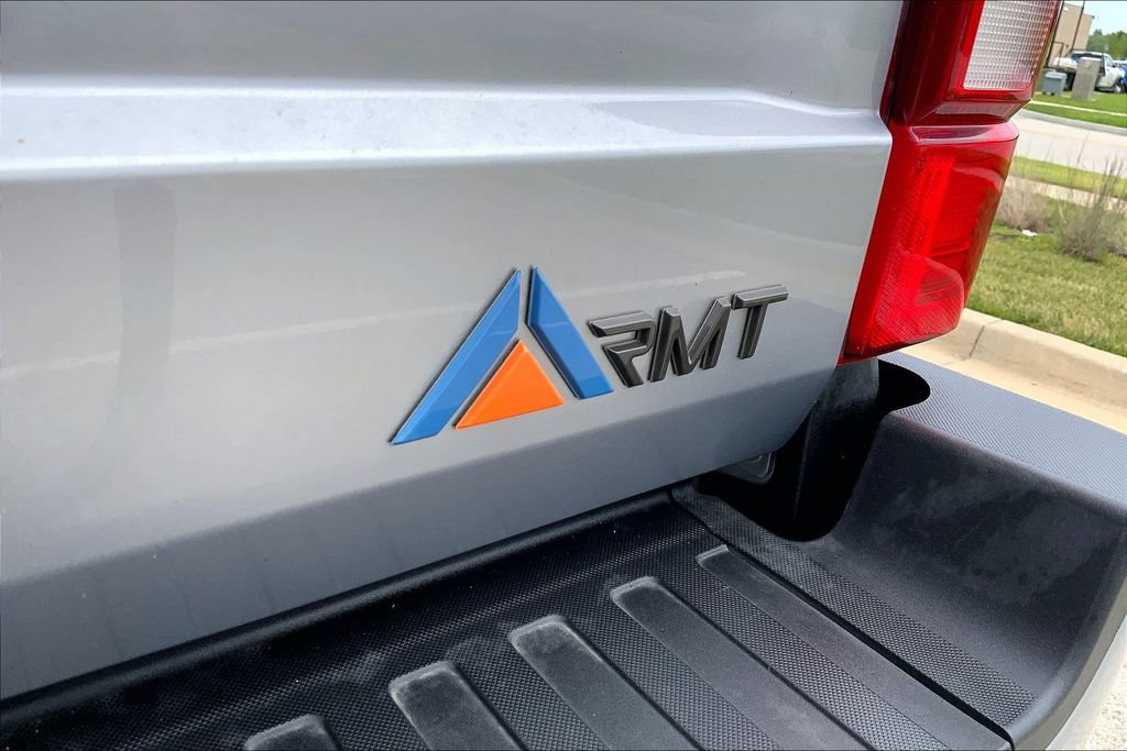 Used 2022 Ford F250 Lariat w/ Black Appearance Package AWD/4WD image 8