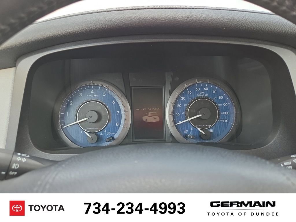 Used 2020 Toyota Sienna XLE FWD image 24