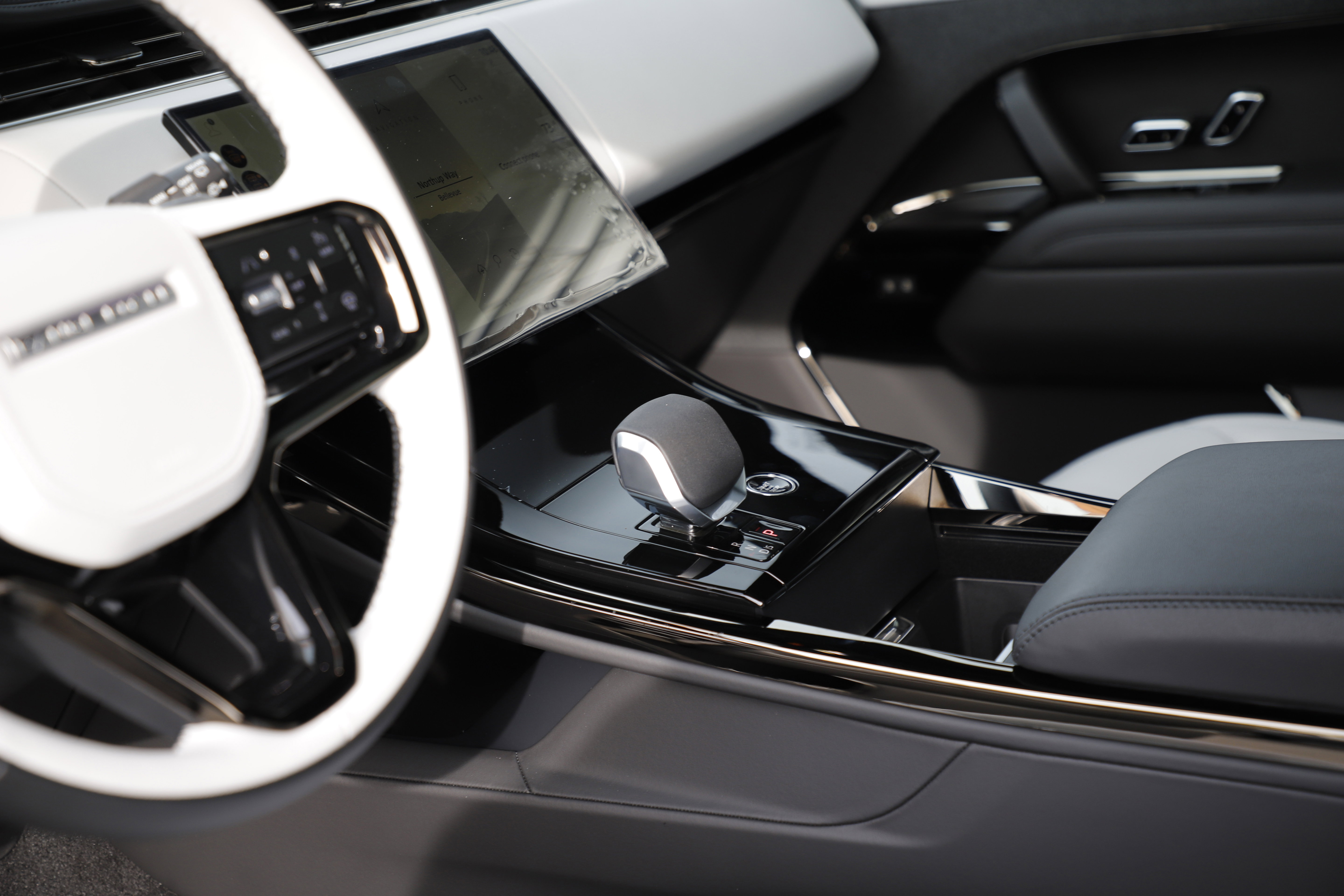 New 2026 Land Rover Range Rover Sport Dynamic SE image 21