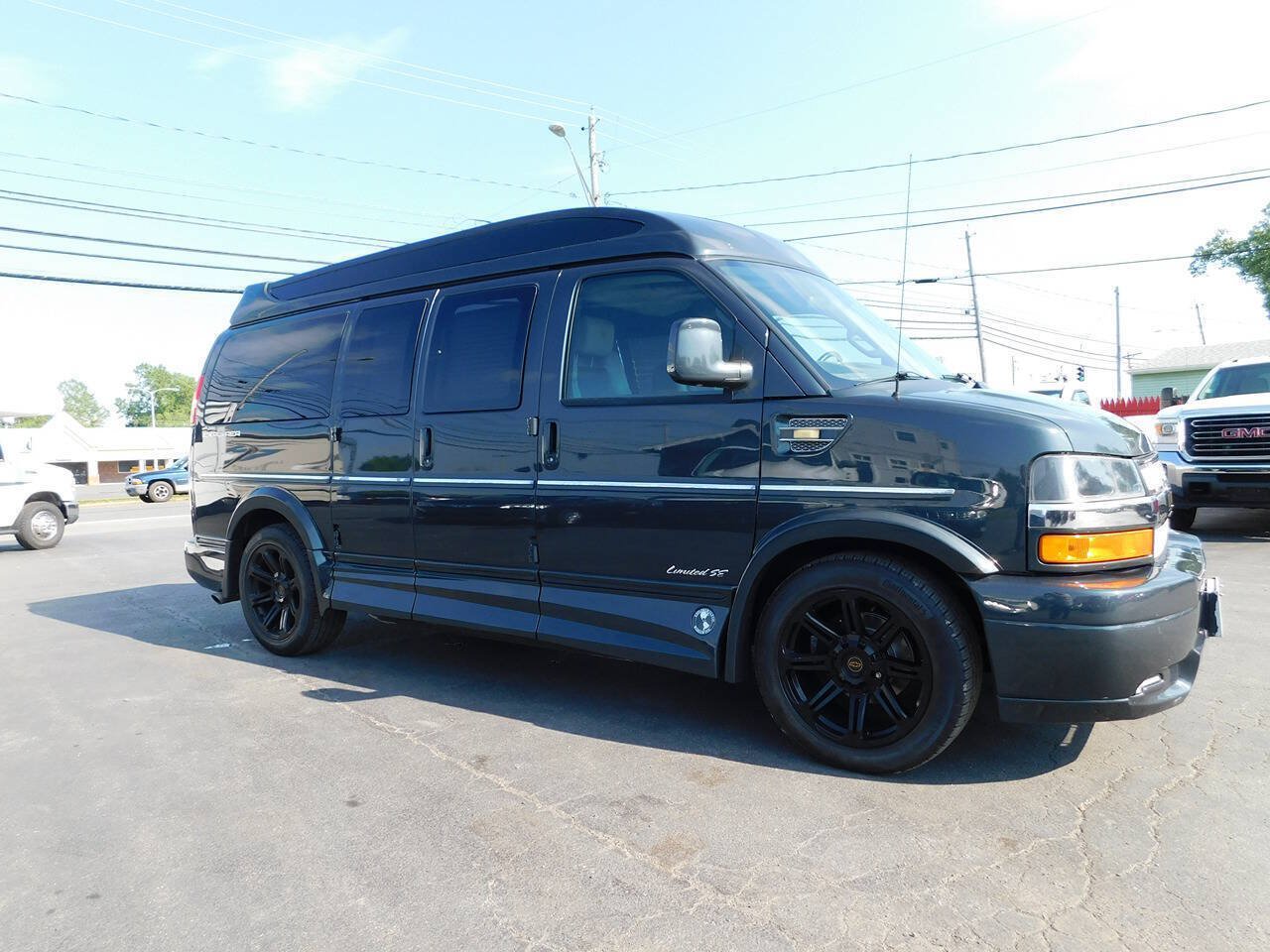 Used 2018 Chevrolet Express 2500 w/ Enhanced Convenience Package RWD image 8