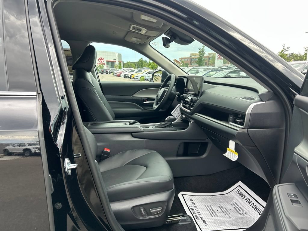 Used 2026 Toyota Grand Highlander FWD image 12