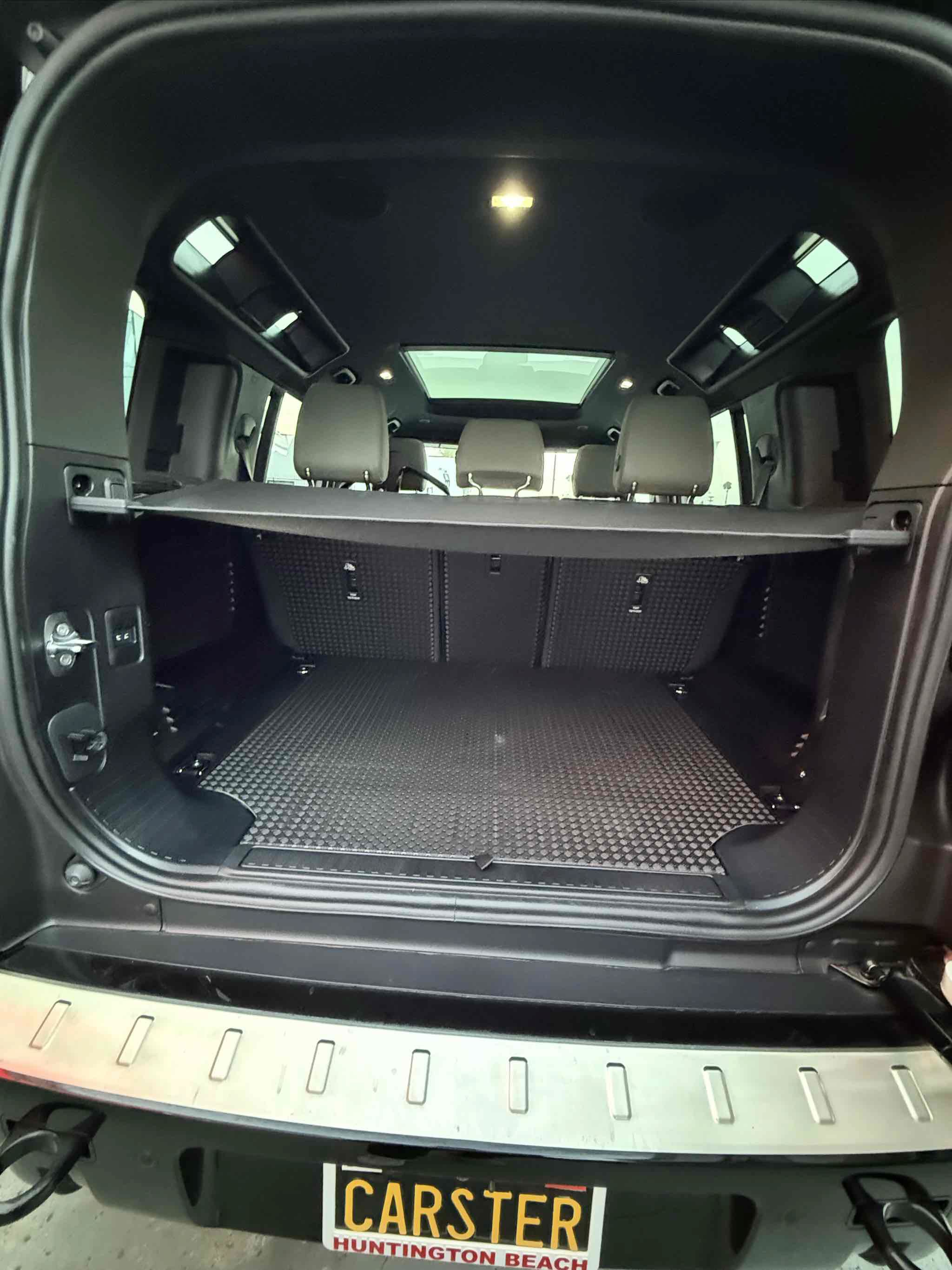 Used 2025 Land Rover Defender 110 X-Dynamic SE AWD/4WD image 98