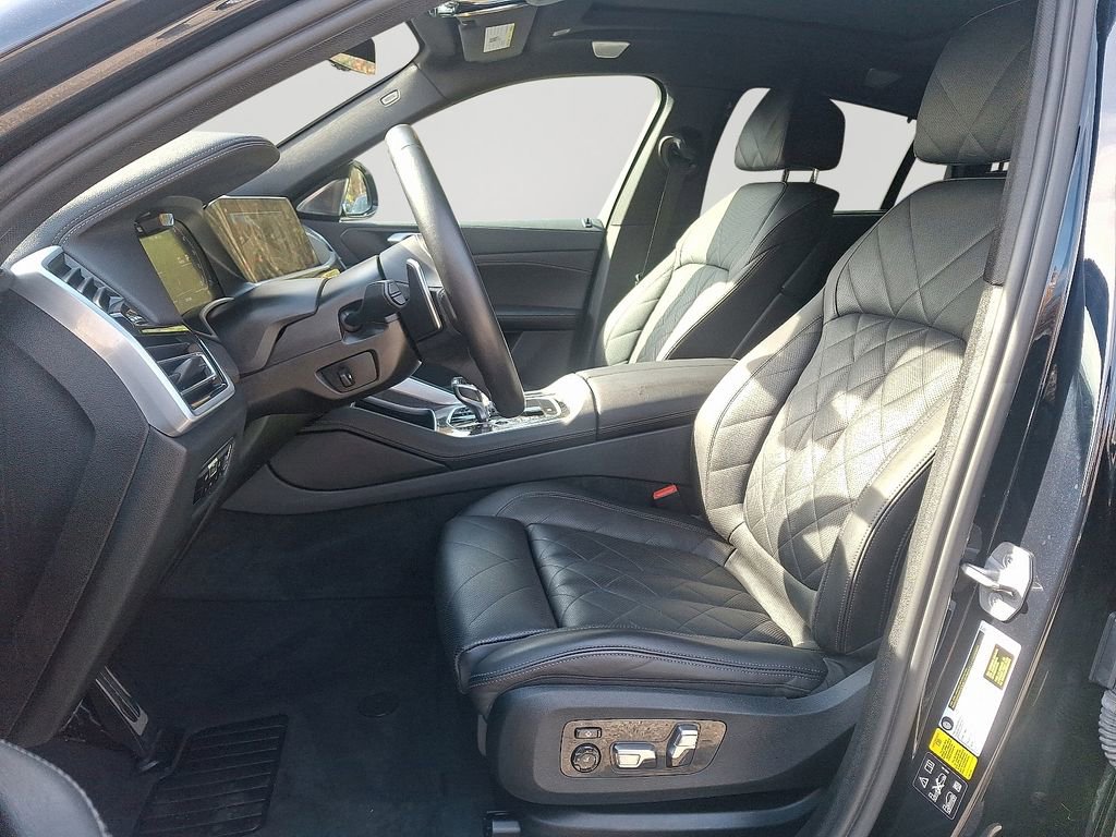 Certified 2023 BMW X6 M50i w/ Executive Package image 15