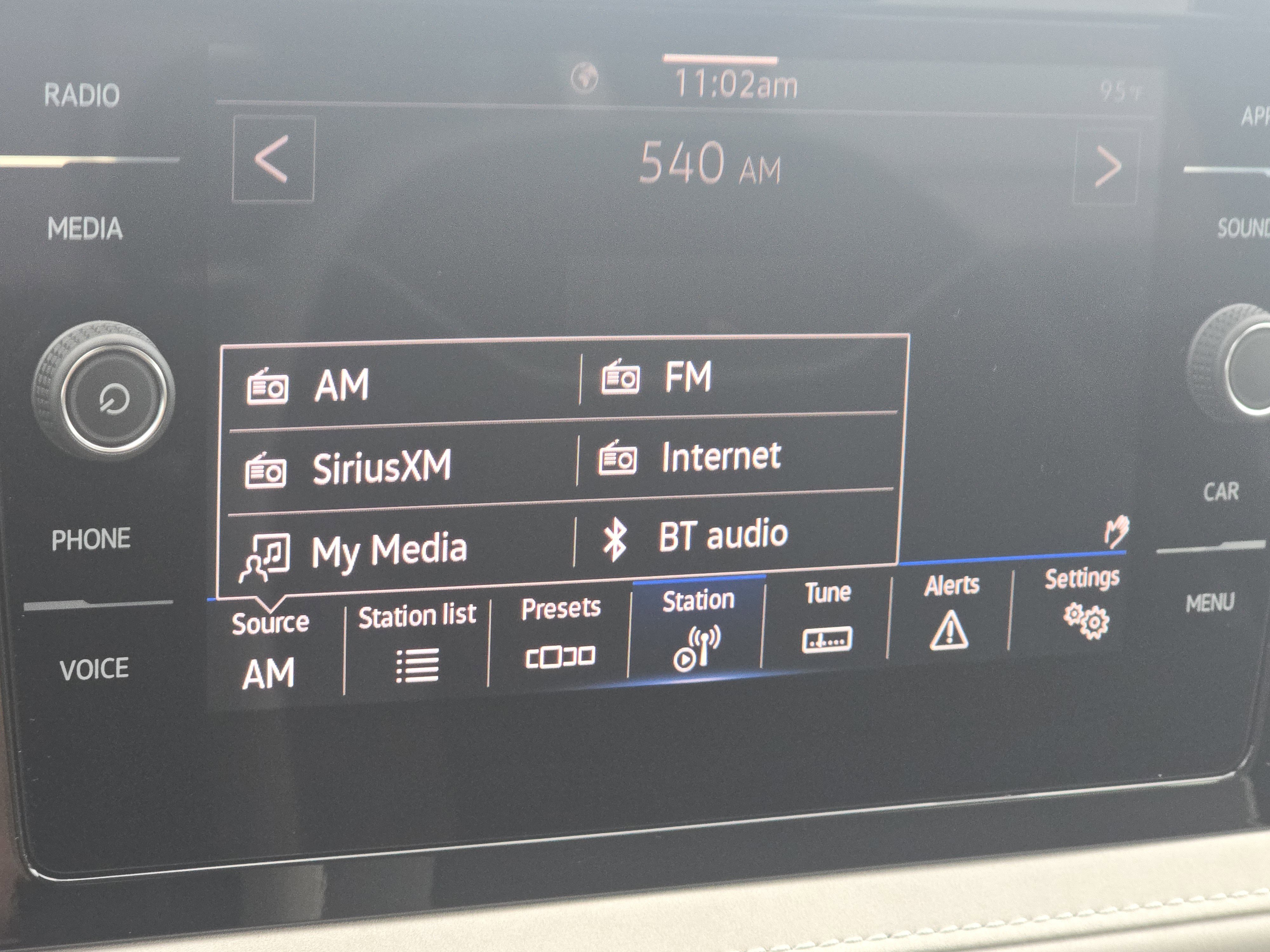 New 2025 Volkswagen Taos SE image 15