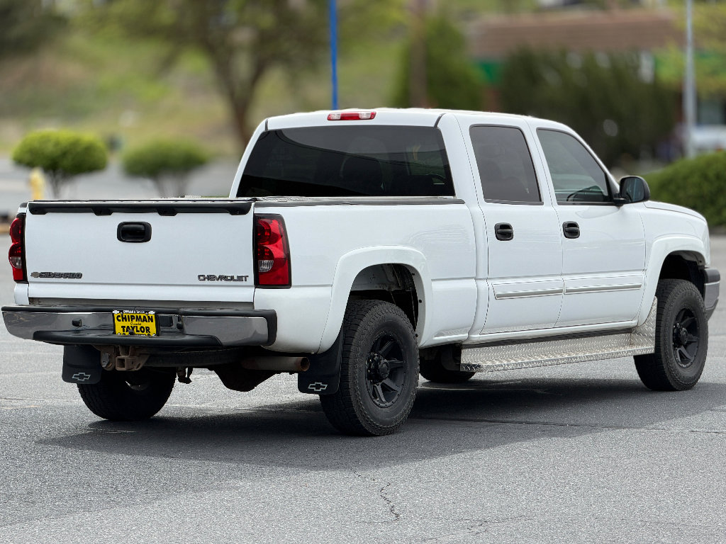 Used 2005 Chevrolet Silverado 1500 LS w/ Skid Plate Package AWD/4WD image 18