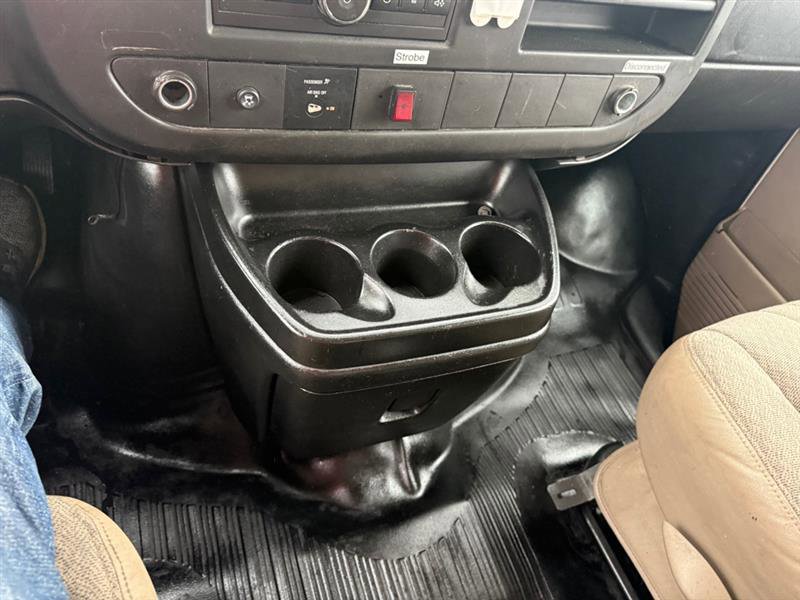 Used 2011 Chevrolet Express 2500 image 18