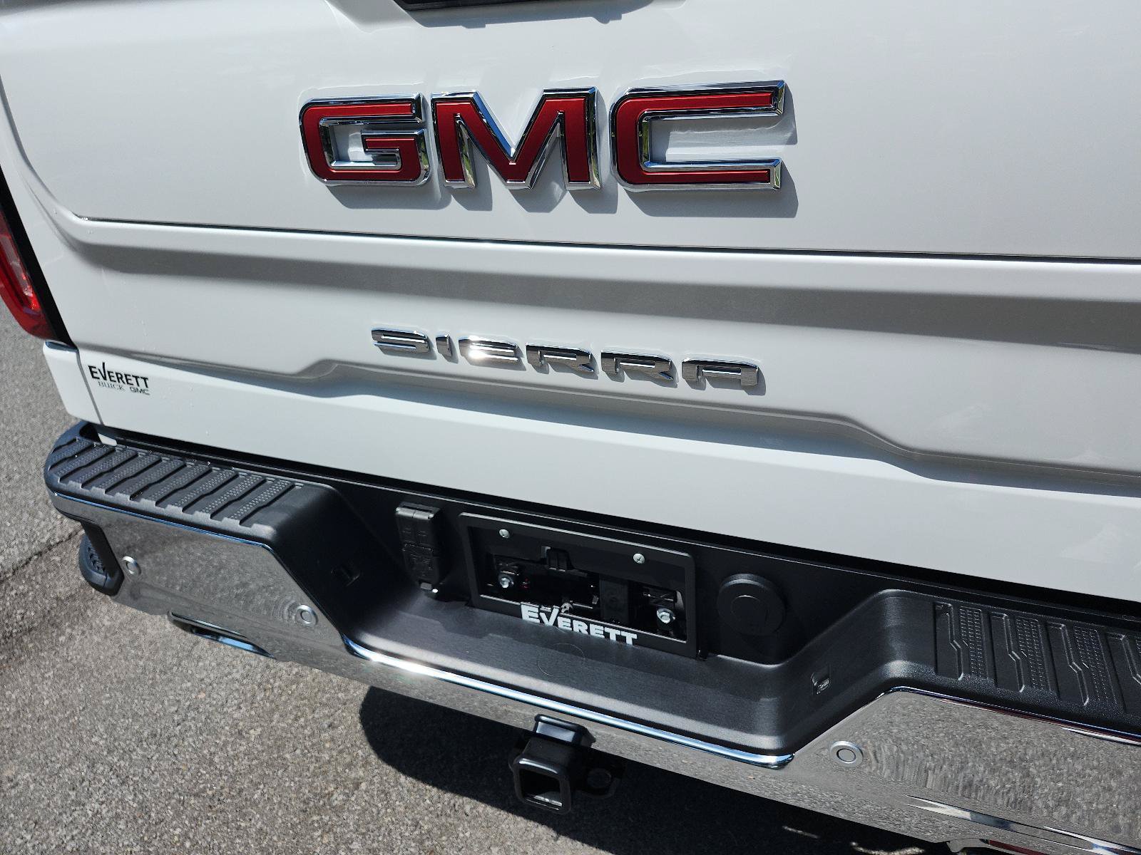 Used 2026 GMC Sierra 1500 SLT w/ SLT Premium Plus Package AWD/4WD image 4