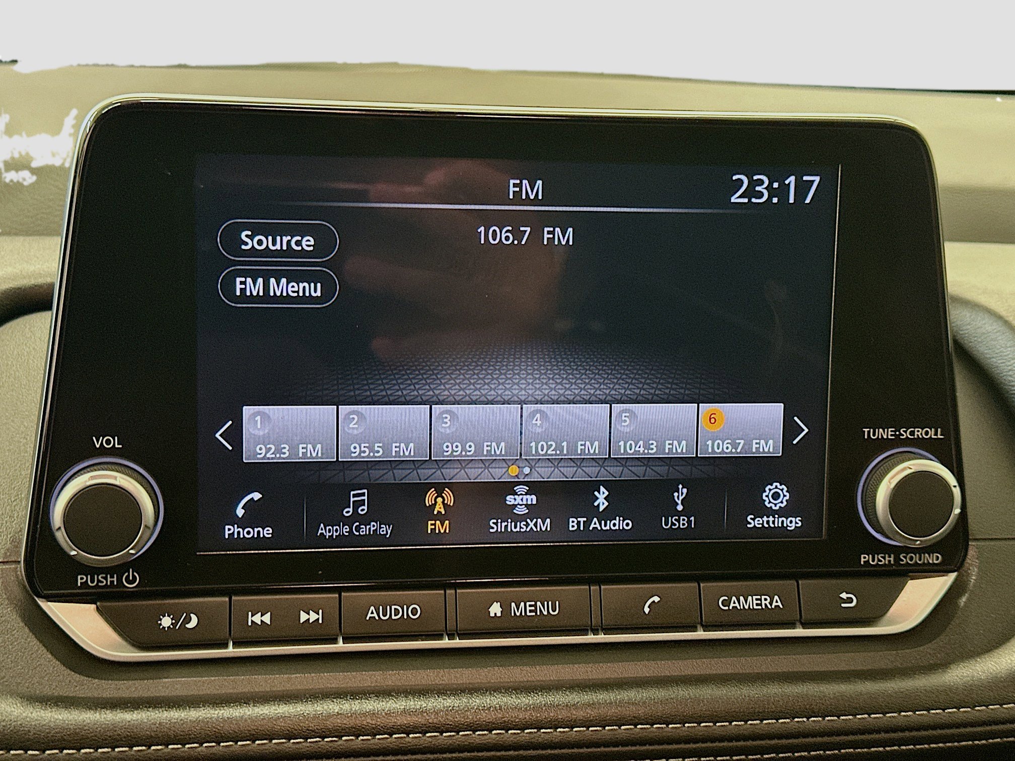 Used 2025 Nissan Rogue SV image 21