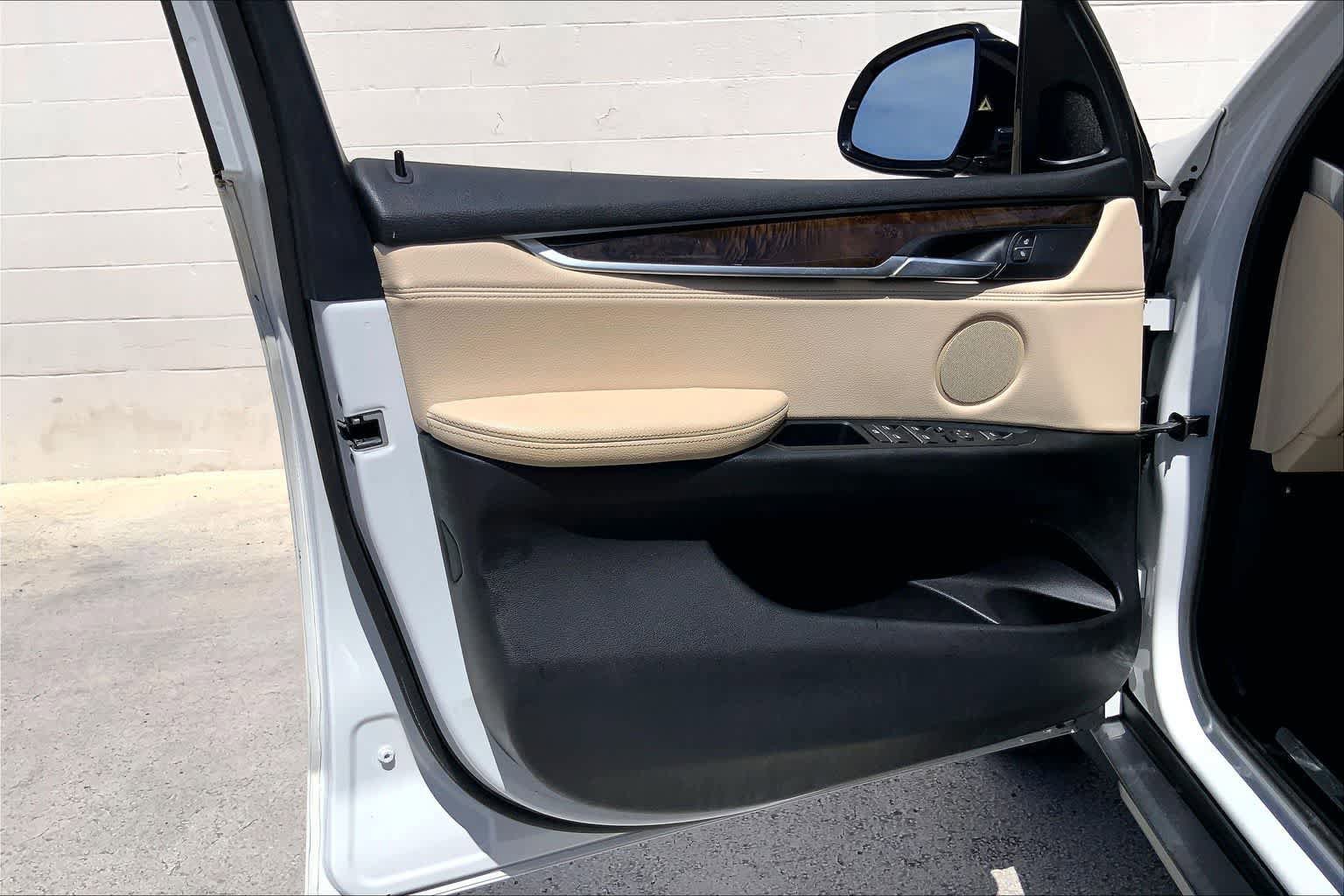 Used 2018 BMW X5 xDrive40e AWD/4WD image 28
