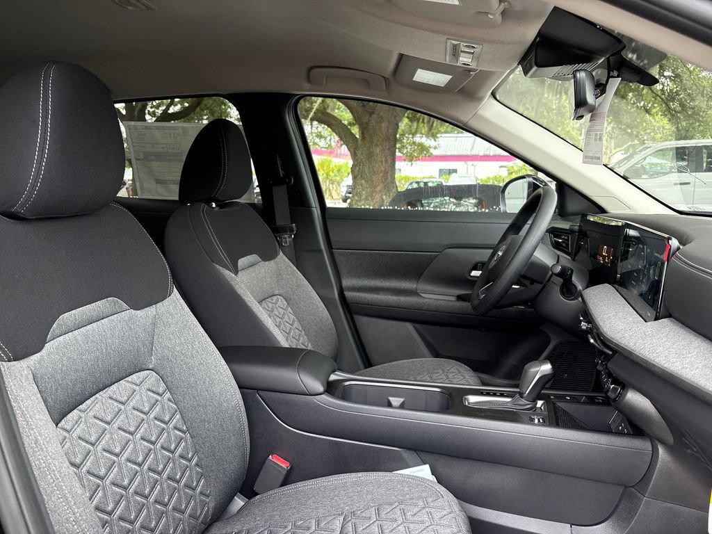 New 2026 Nissan Kicks SV w/ Interior Electronics Package FWD image 28