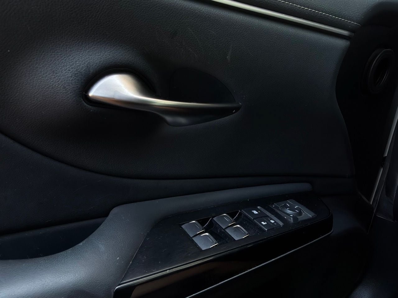 Used 2025 Lexus ES 350 w/ Accessory Package (Z1) FWD image 22
