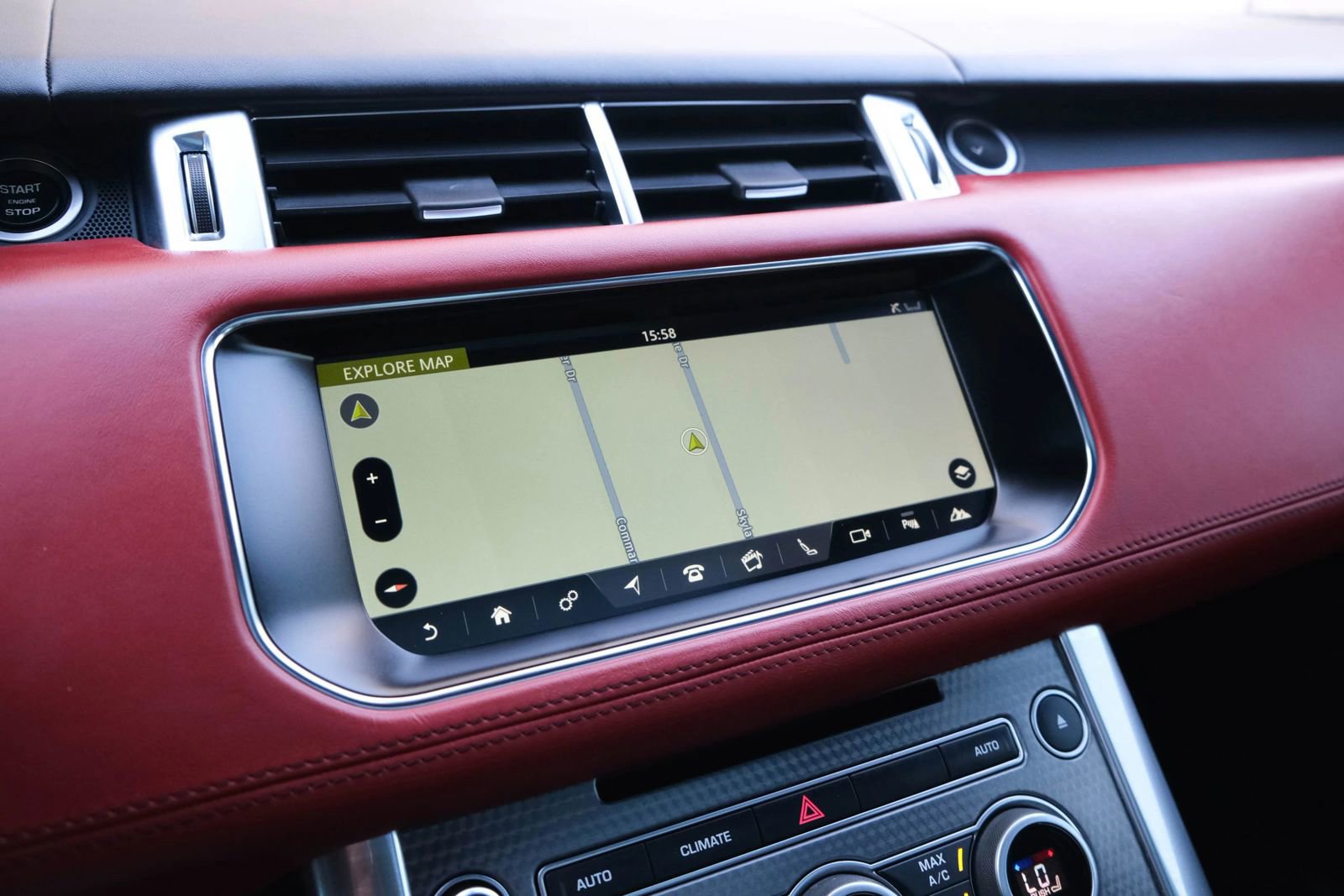 Used 2017 Land Rover Range Rover Sport SVR image 43