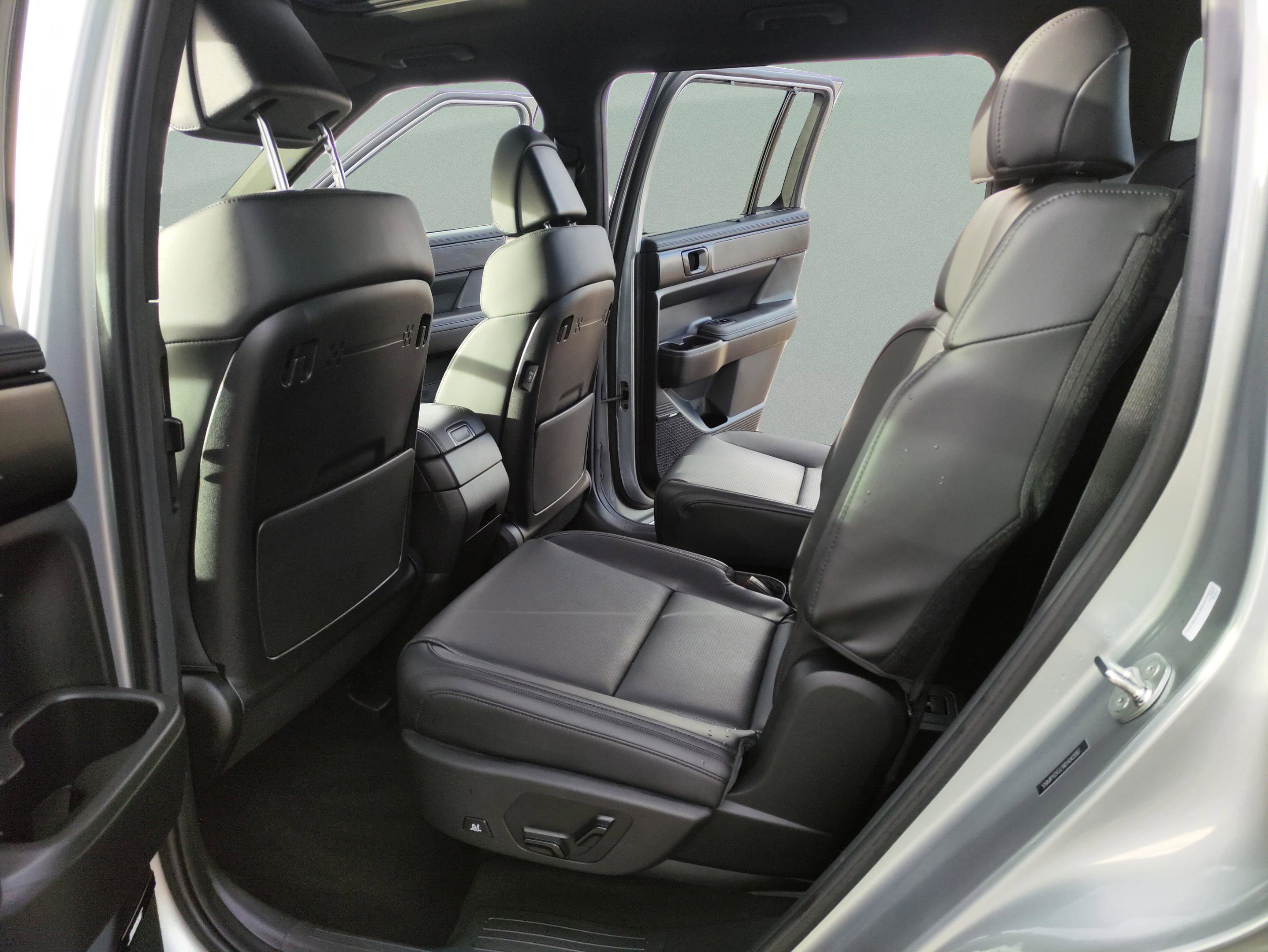 Used 2024 Hyundai Santa Fe Calligraphy image 11