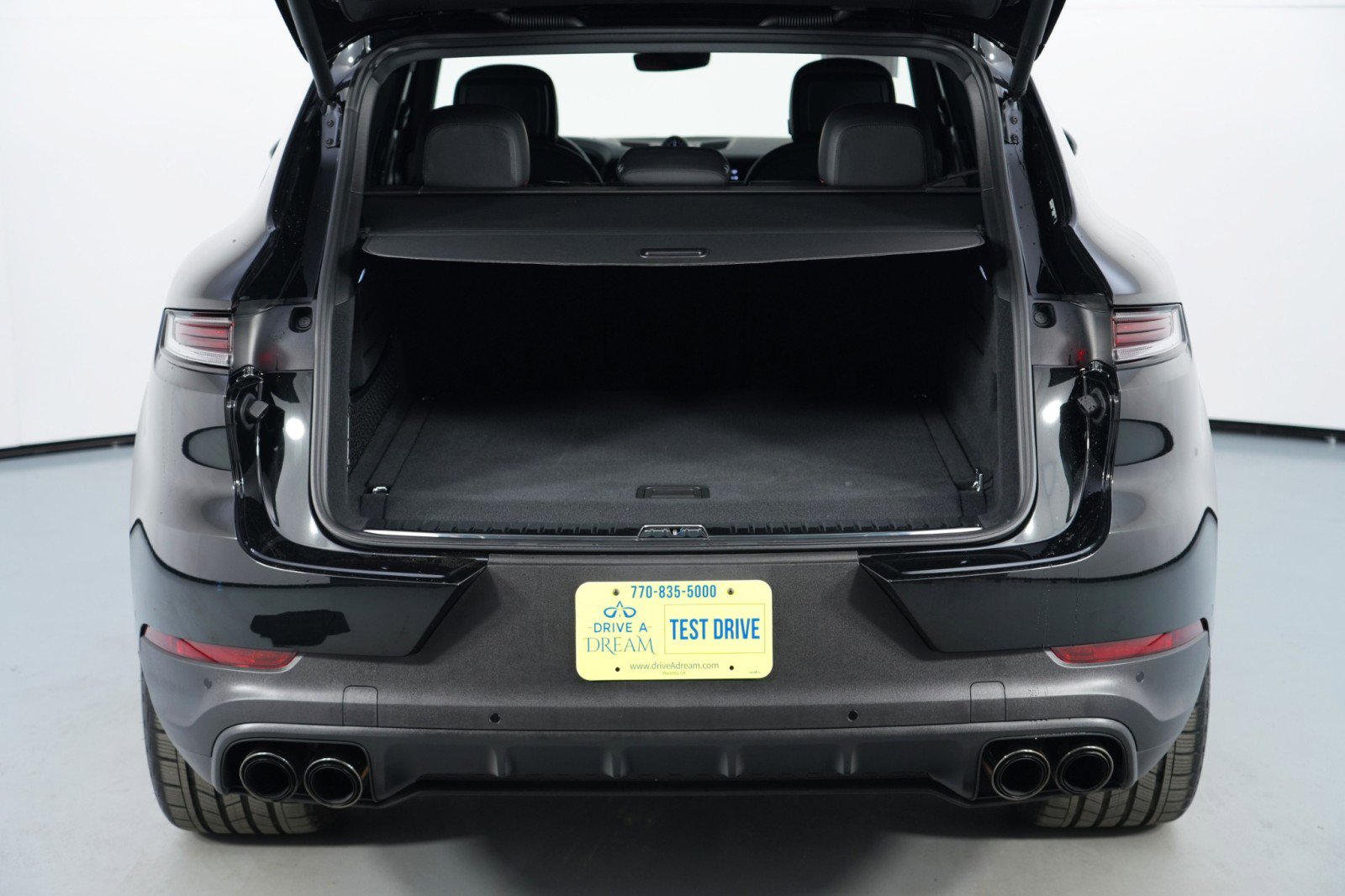 Used 2024 Porsche Cayenne image 10