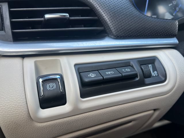 Certified 2017 Cadillac XTS Platinum AWD/4WD image 30