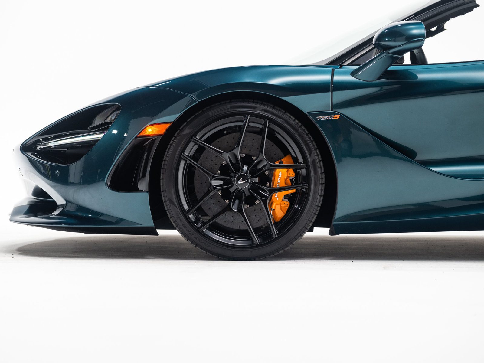 Used 2024 McLaren 750S Spider RWD image 10
