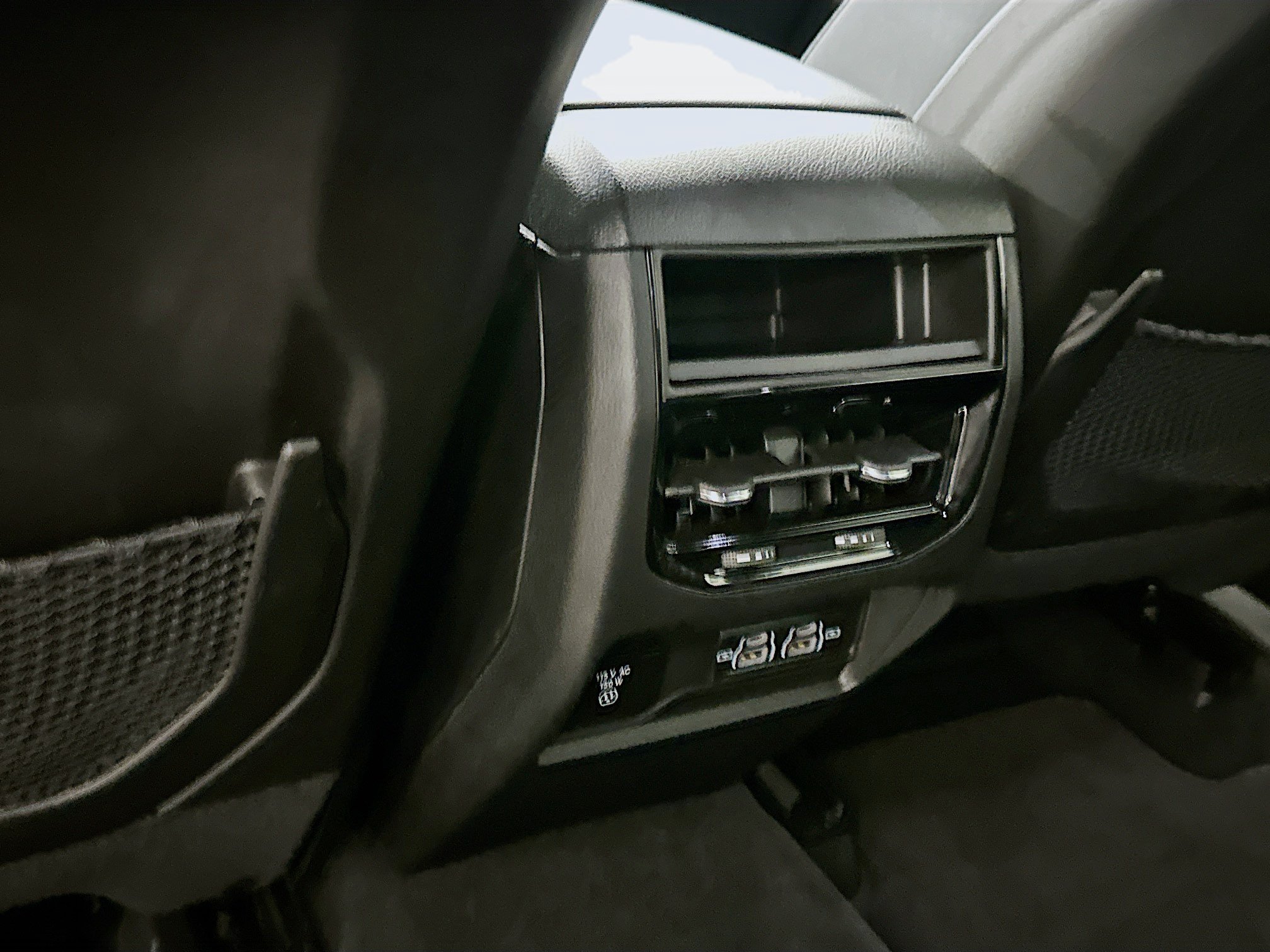 Used 2023 Jeep Grand Cherokee Laredo AWD/4WD image 28