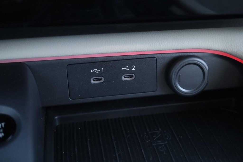 New 2026 Nissan Sentra SL w/ Floor Mat Package FWD image 17