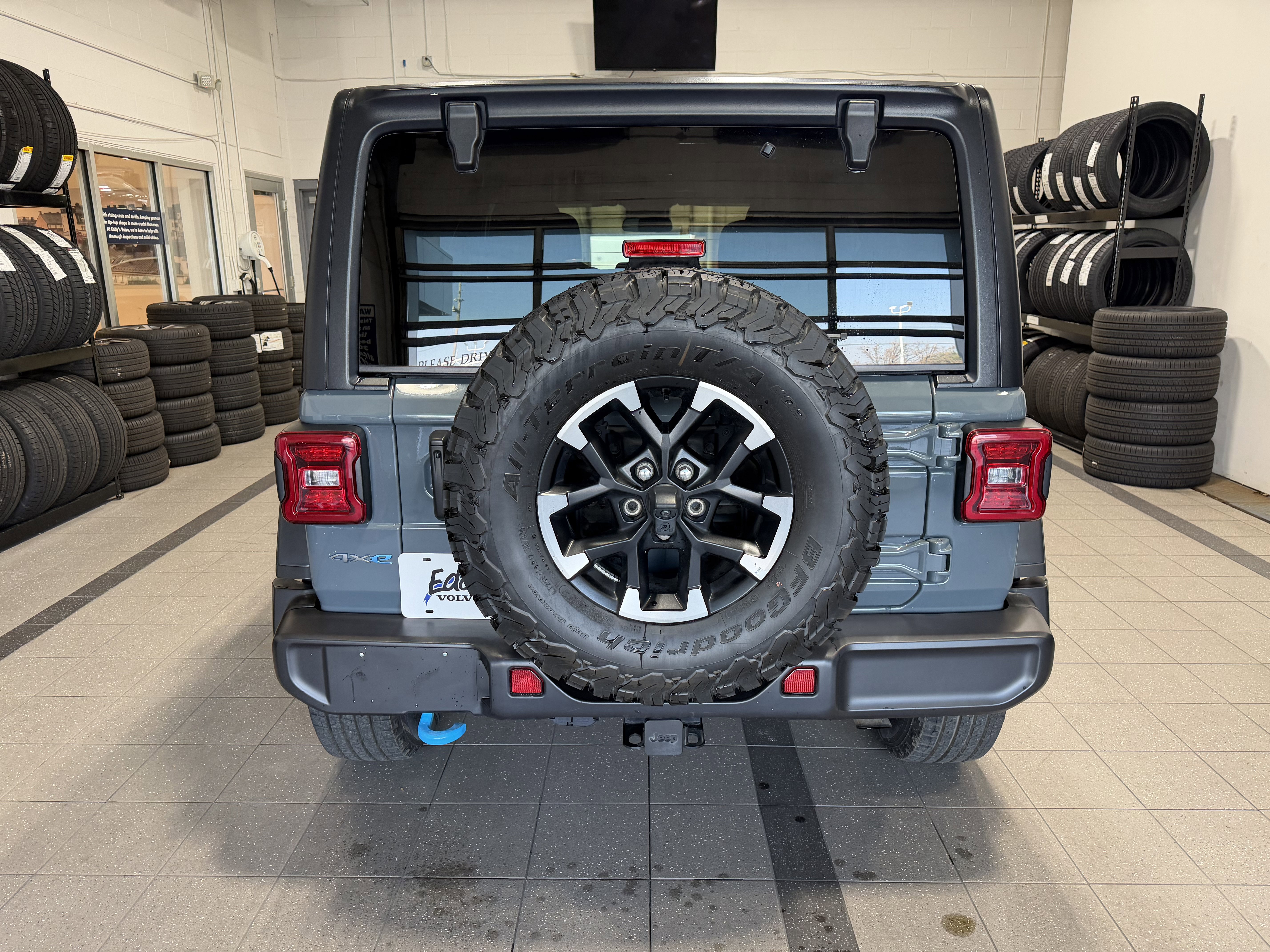 Used 2024 Jeep Wrangler Unlimited Rubicon 4xe image 8