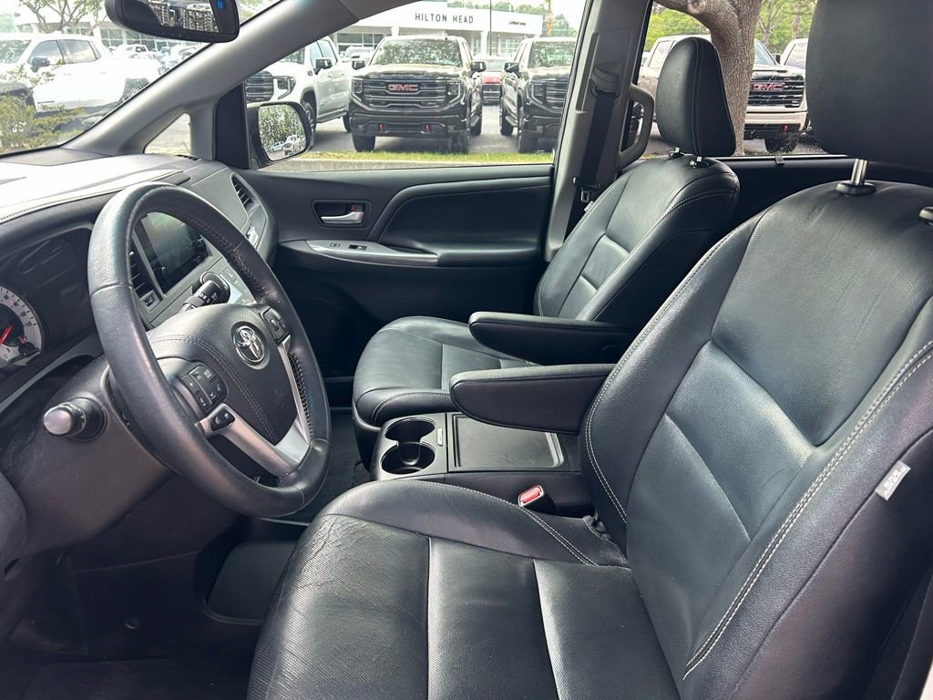 Used 2015 Toyota Sienna SE w/ SE Preferred Package FWD image 9