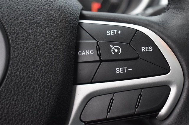 Used 2016 Jeep Cherokee Trailhawk w/ Comfort/Convenience Group image 33