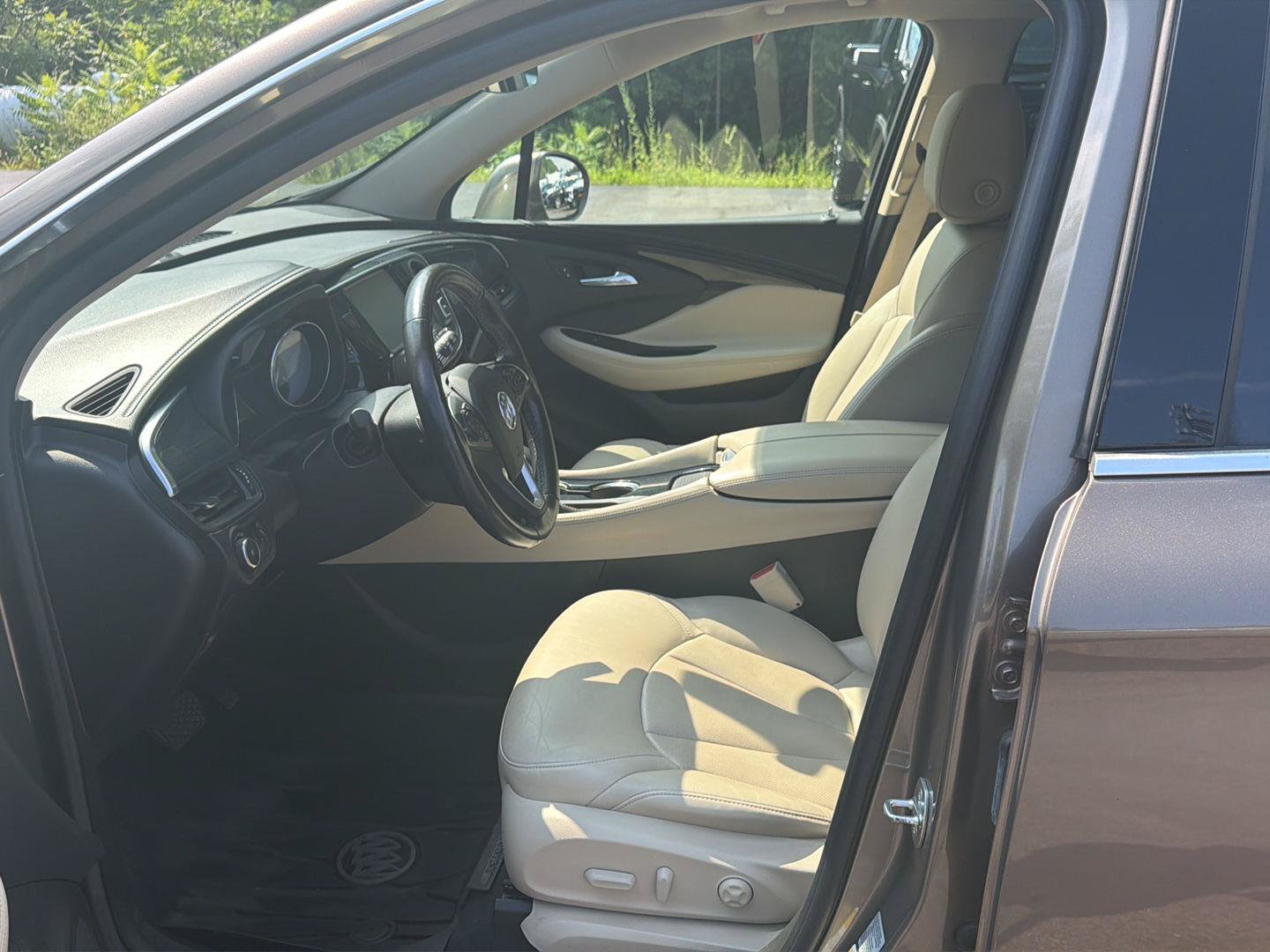 Certified 2018 Buick Envision Essence AWD/4WD image 27