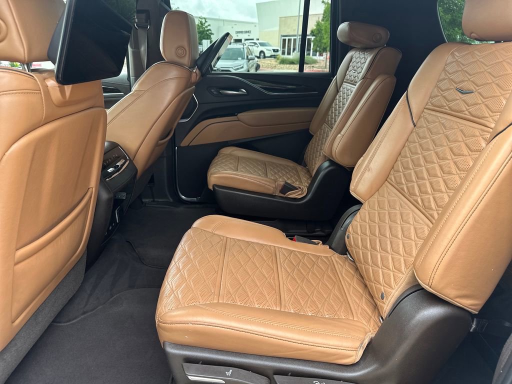 Used 2021 Cadillac Escalade ESV Sport RWD image 30