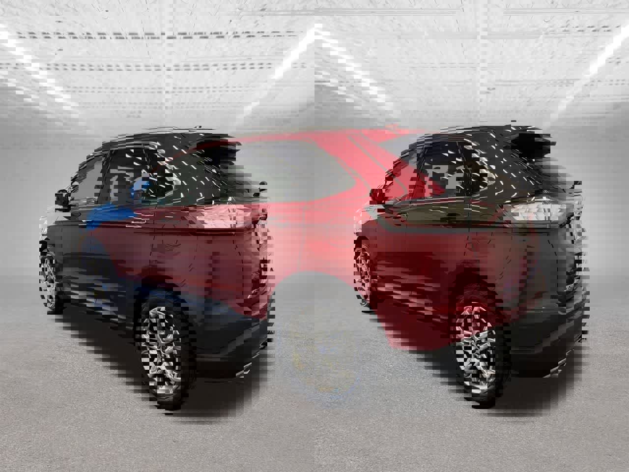 Used 2018 Ford Edge Titanium w/ Technology Package image 3