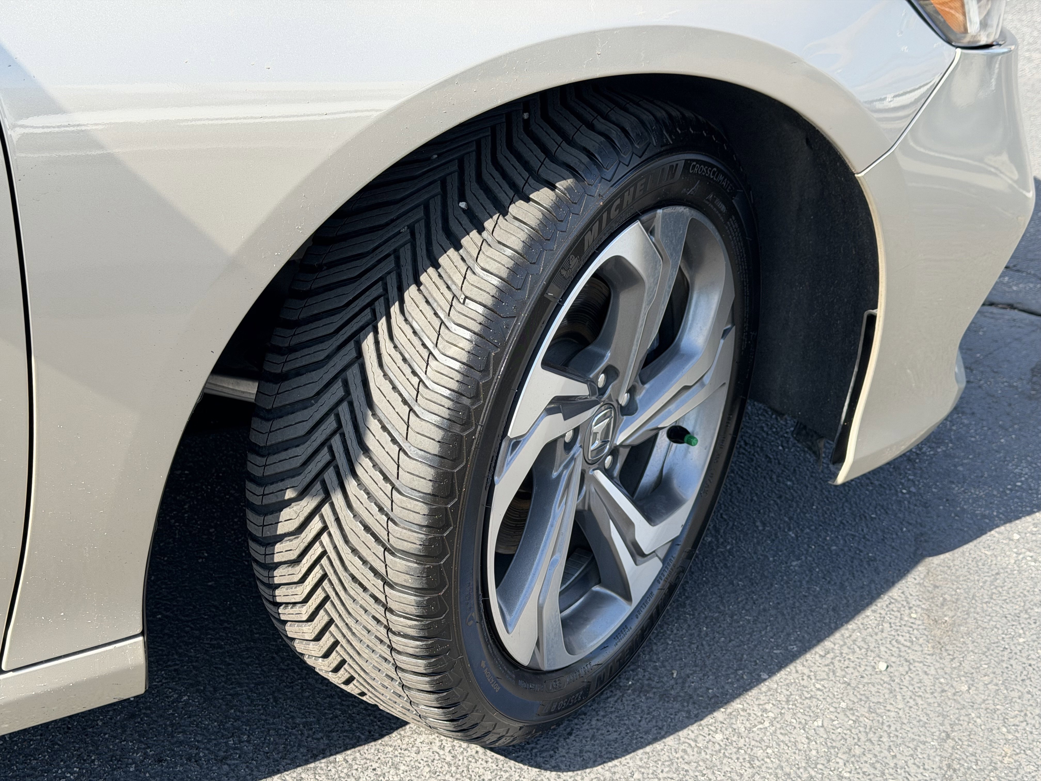 Used 2019 Honda Accord EX image 12