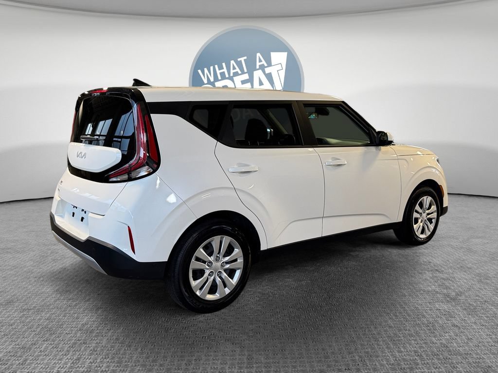 Certified 2024 Kia Soul LX FWD image 3