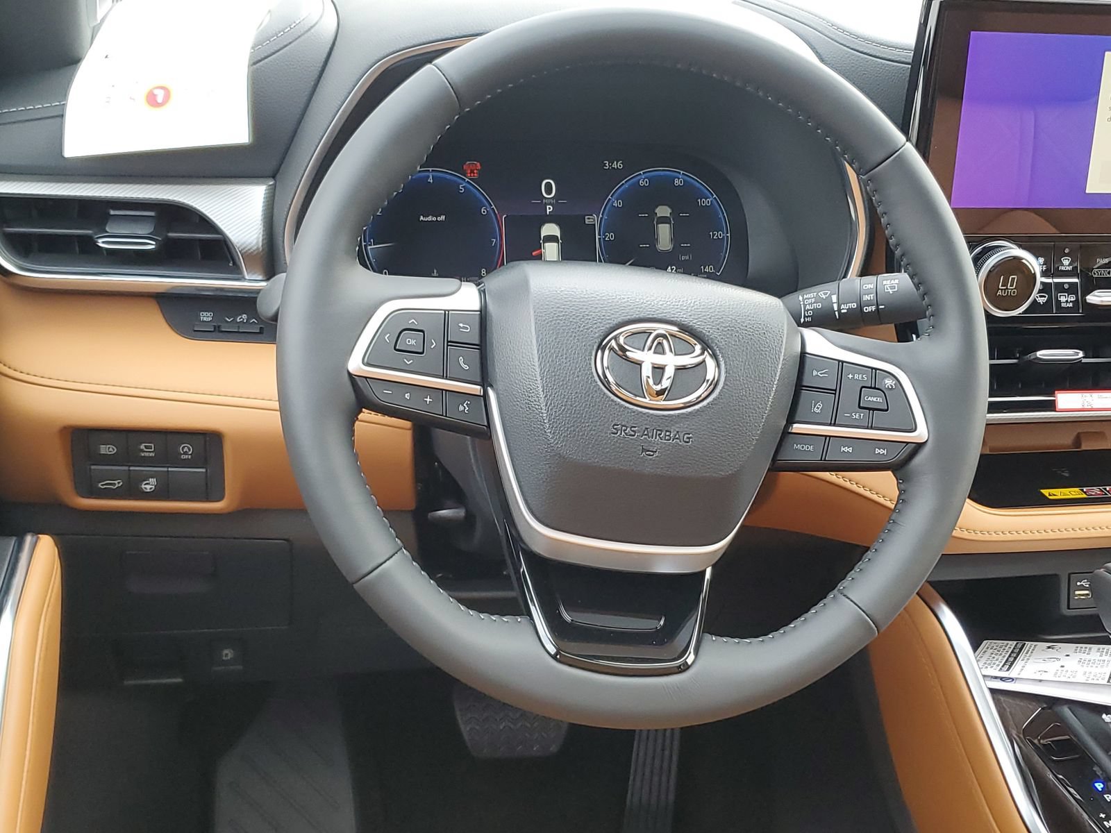 New 2026 Toyota Highlander Platinum AWD/4WD image 12