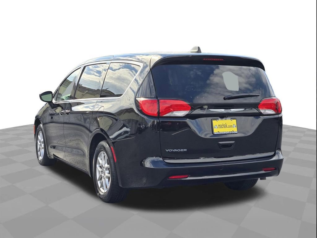 Used 2024 Chrysler Voyager LX FWD image 6