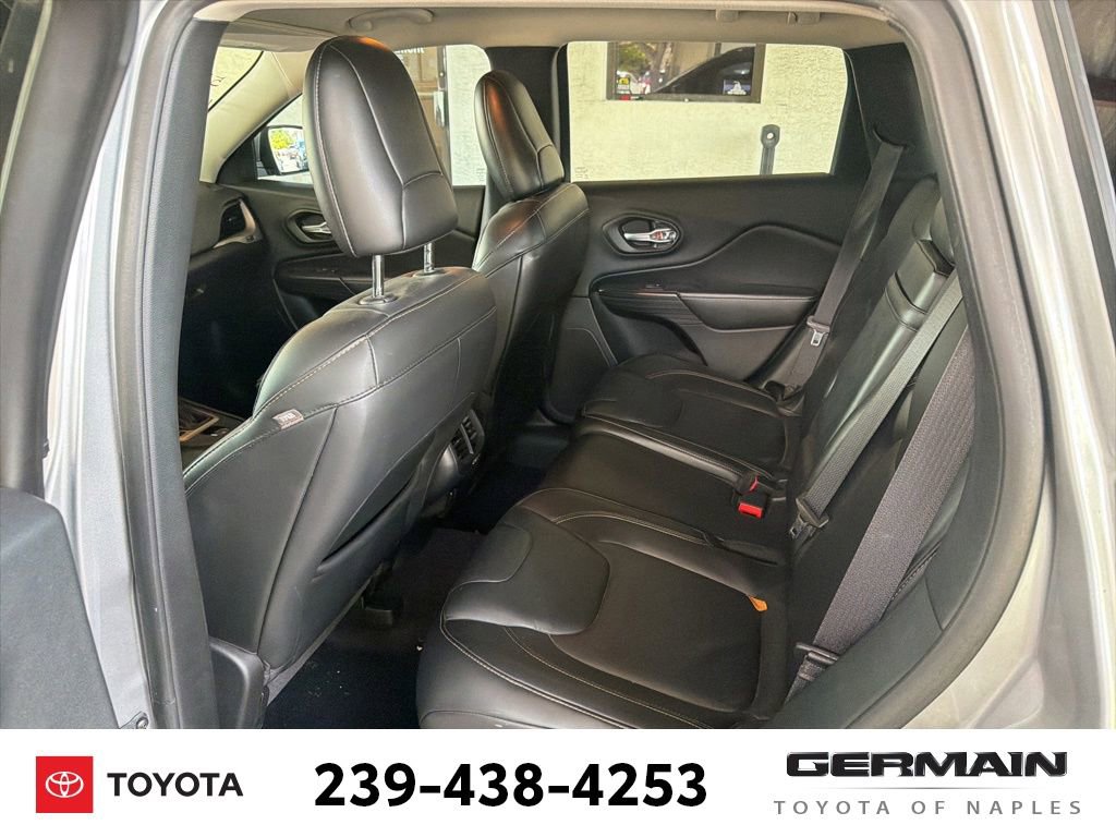 Used 2016 Jeep Cherokee Limited AWD/4WD image 16