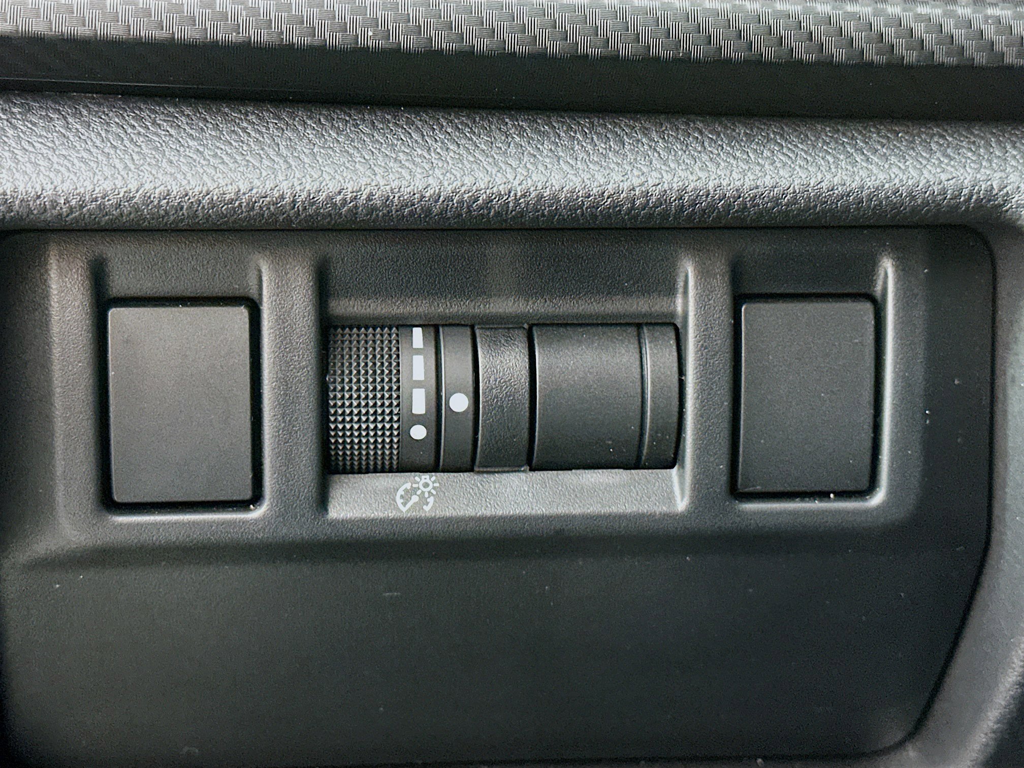 Used 2024 Subaru Crosstrek 2.0i Premium image 16