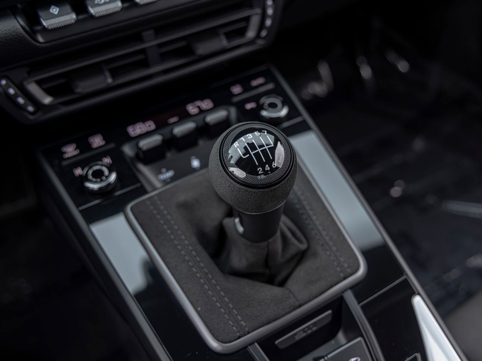 Certified 2022 Porsche 911 Targa 4 GTS AWD/4WD image 40