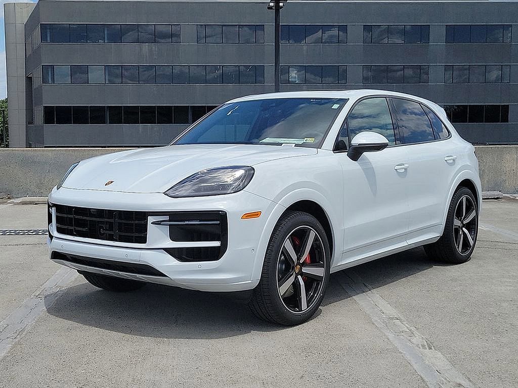 Certified 2024 Porsche Cayenne S image 1