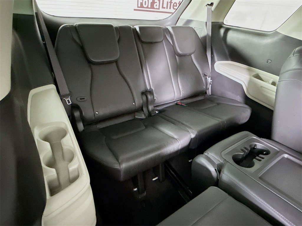 Used 2023 Kia Carnival LX image 30