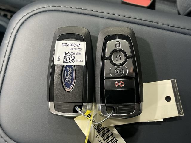 New 2025 Ford Maverick XLT w/ XLT Luxury Package AWD/4WD image 32