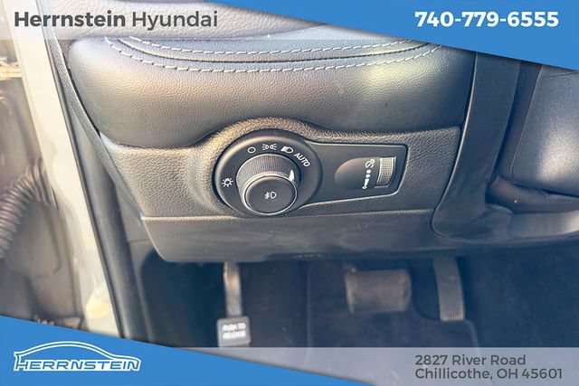 Used 2022 Dodge Durango GT w/ Blacktop Package AWD/4WD image 17