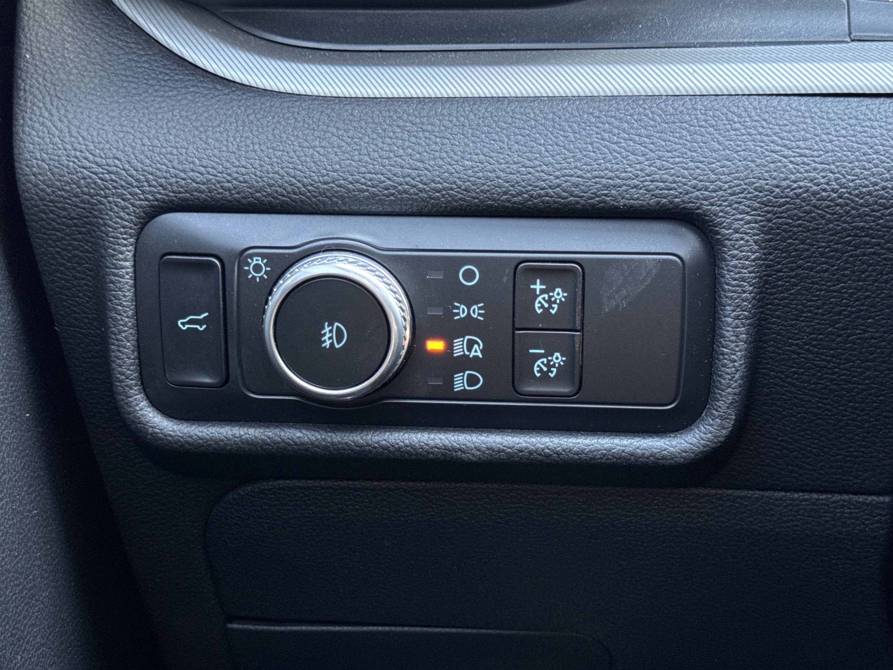 Used 2020 Ford Explorer XLT w/ Equipment Group 202A image 64