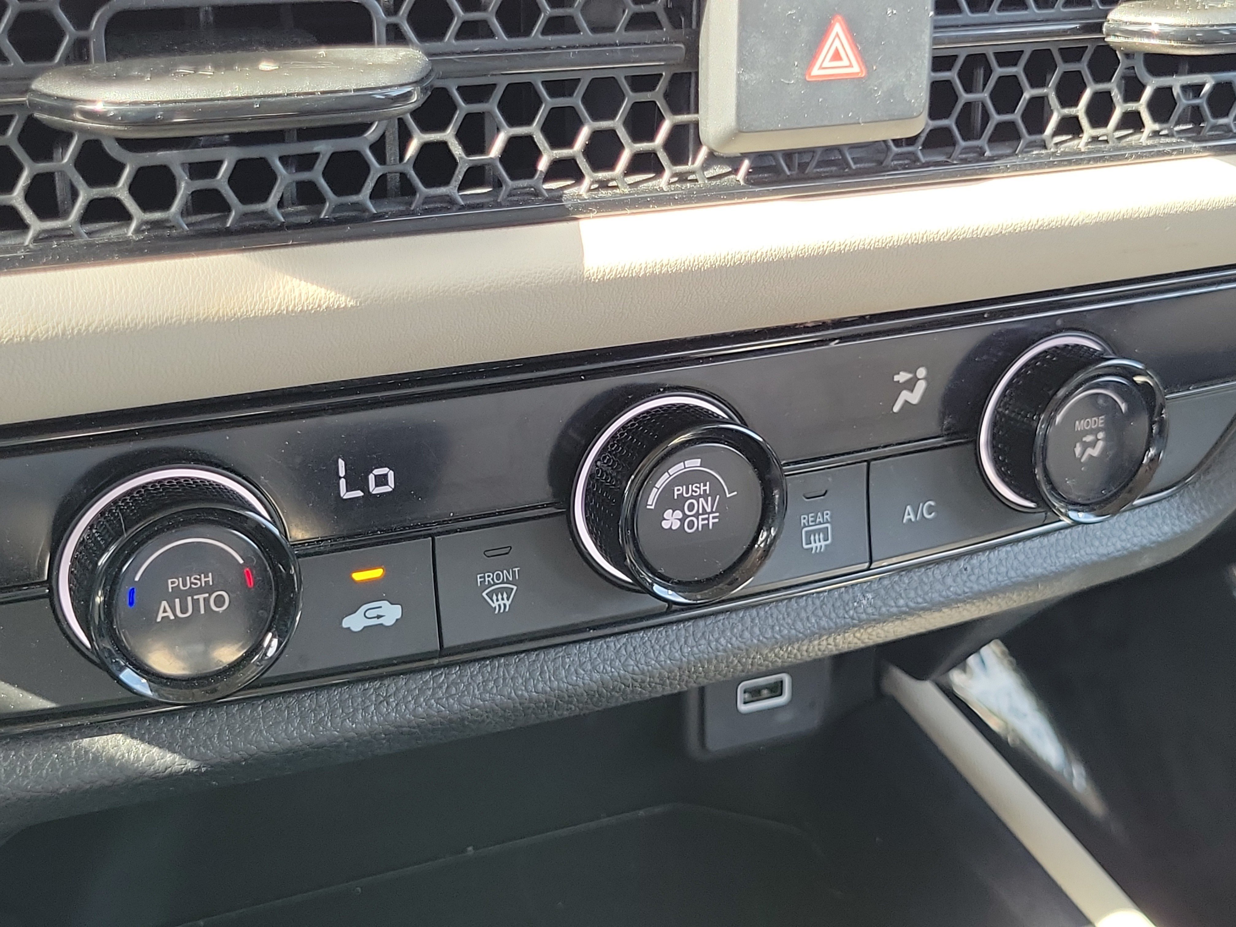 Certified 2024 Honda HR-V LX image 28