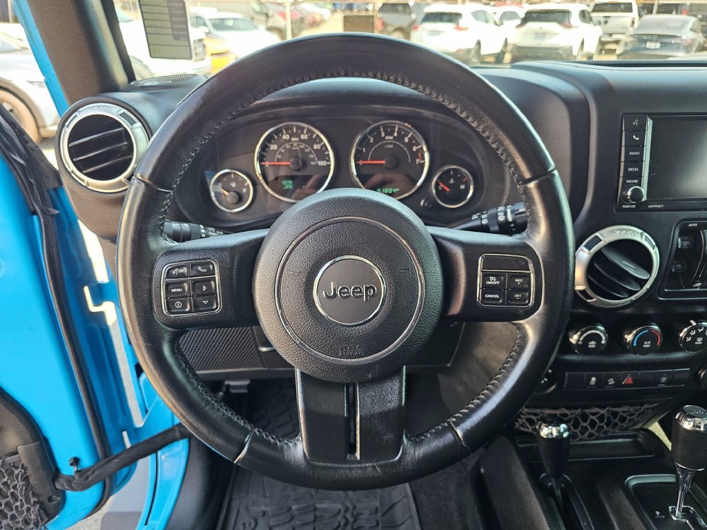 Used 2017 Jeep Wrangler Unlimited Rubicon w/ Connectivity Group AWD/4WD image 22