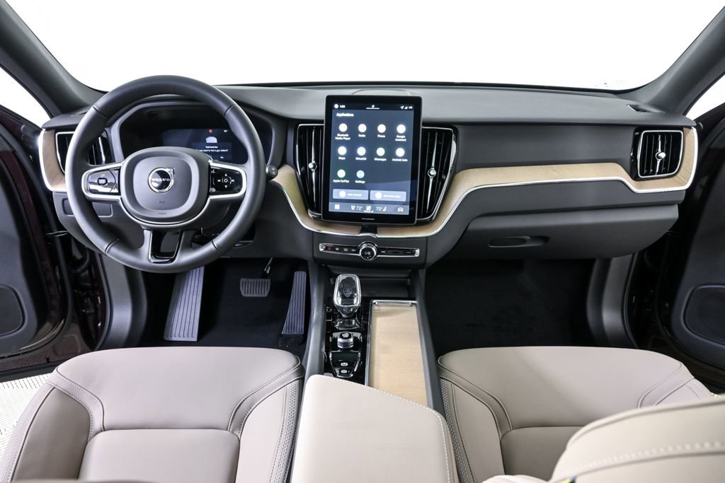 New 2026 Volvo XC60 B5 Core w/ Climate Package image 17
