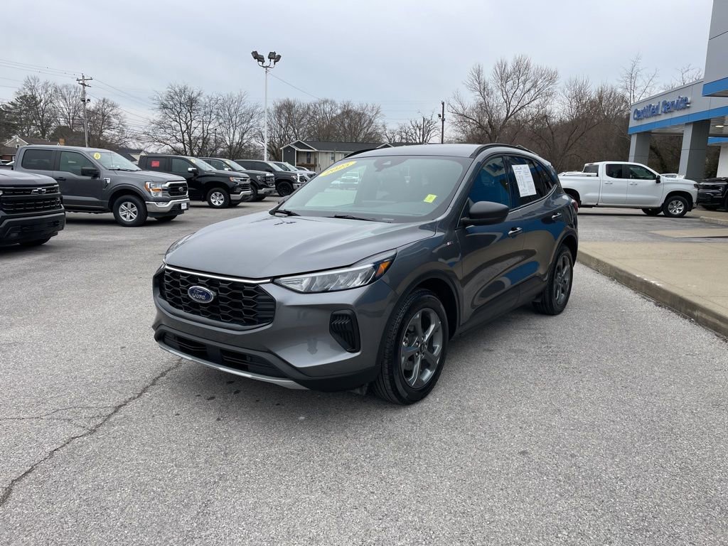 Used 2025 Ford Escape ST-Line w/ Equipment Group 301A image 3