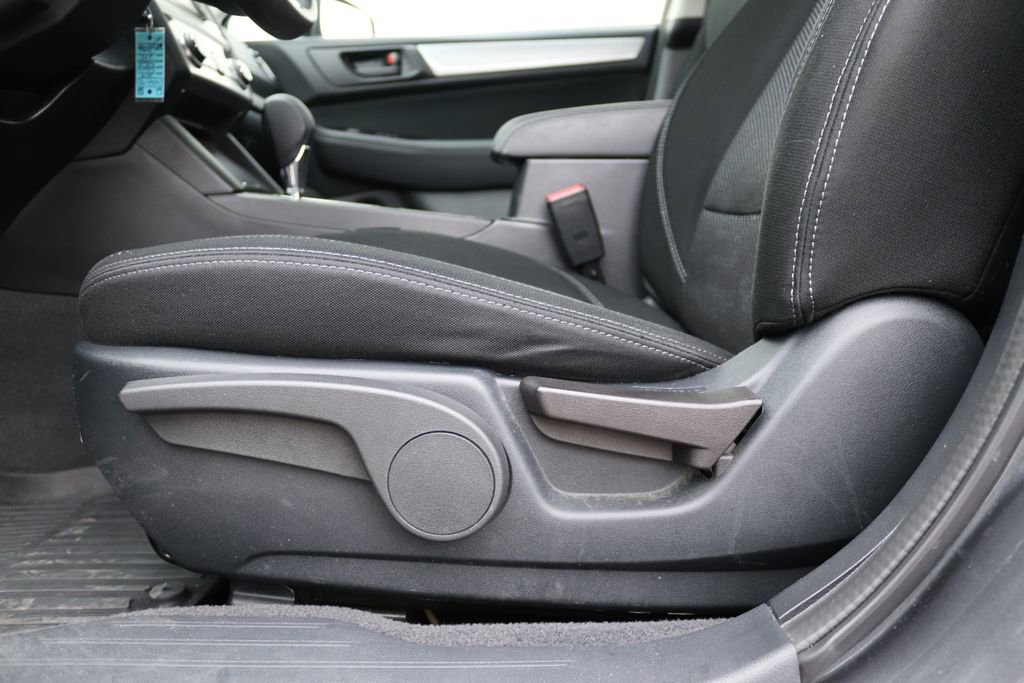 Used 2019 Subaru Outback 2.5i AWD/4WD image 15